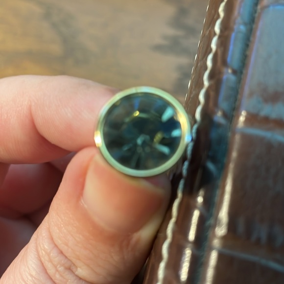 Kate Spade studs - Picture 2 of 3